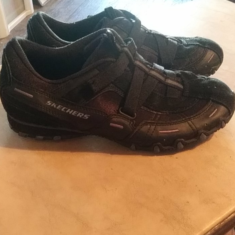 Skechers women's size 8 and 1/2.